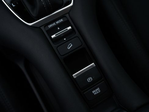 Certified 2025 Honda HR-V EX-L image 28