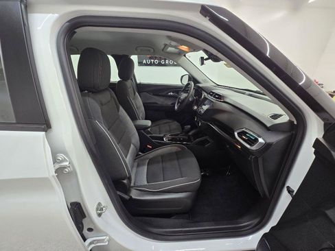 Used 2023 Chevrolet TrailBlazer LS FWD image 17