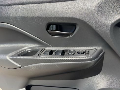 Used 2021 Nissan Versa S FWD image 20