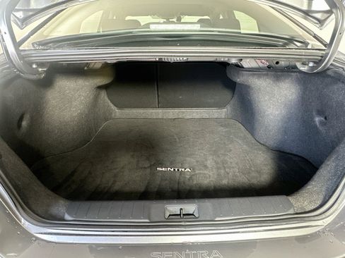 Used 2025 Nissan Sentra SR w/ SR Premium Package FWD image 28