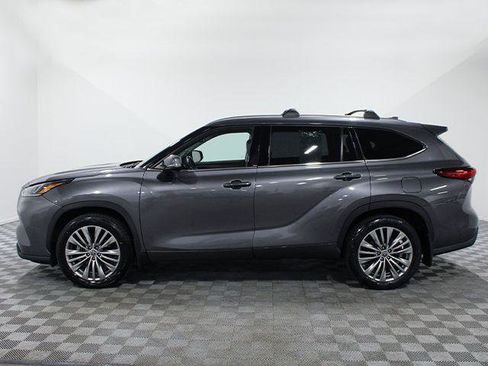 Certified 2021 Toyota Highlander Platinum AWD/4WD image 3