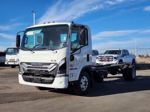 New 2025 Isuzu NPR HD image 4