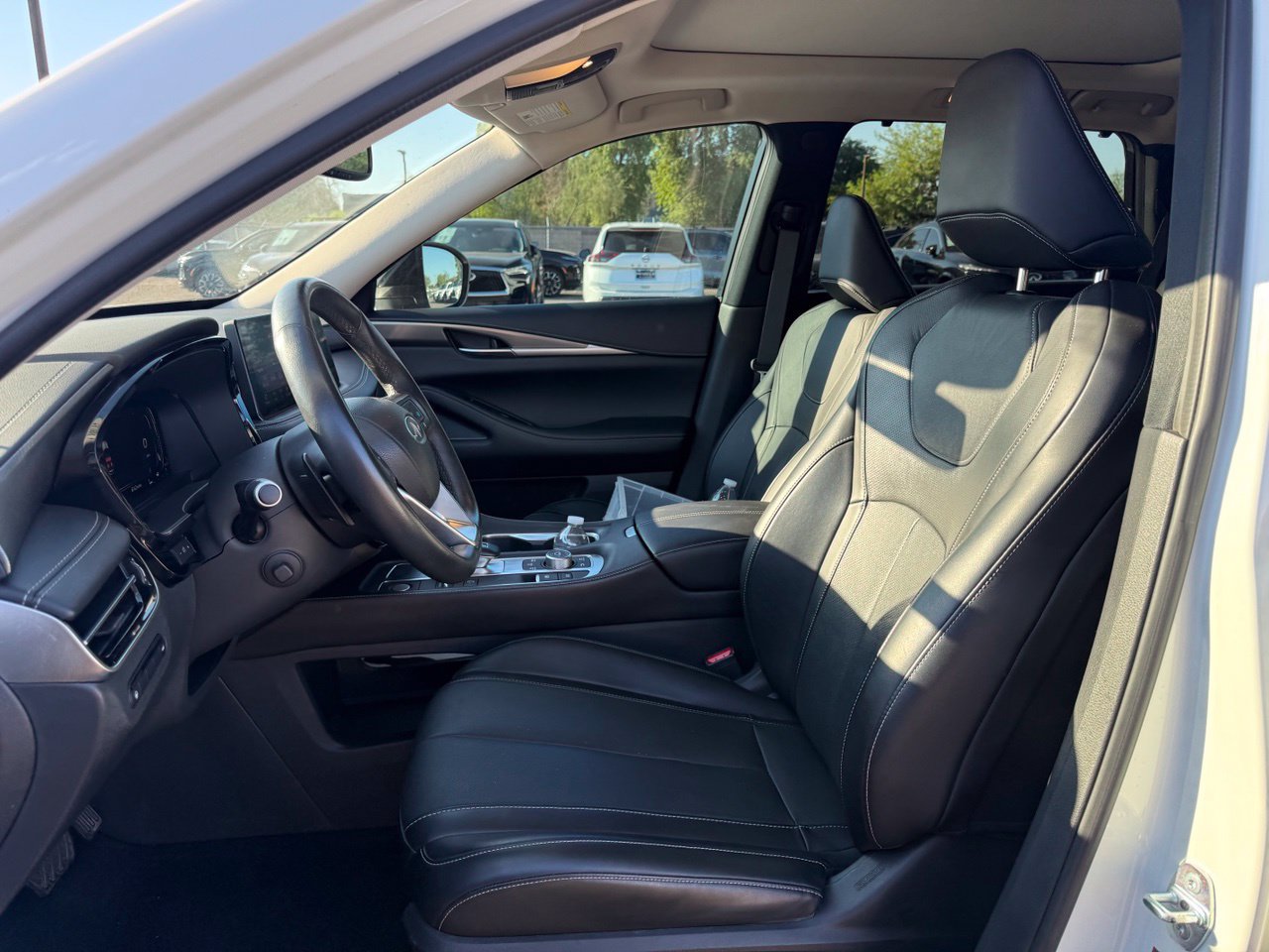 Used 2022 INFINITI QX60 Luxe w/ Cargo Package FWD image 12