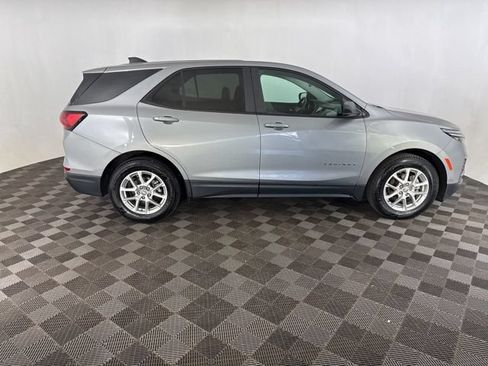 Used 2023 Chevrolet Equinox LS w/ LS Convenience Package FWD image 6