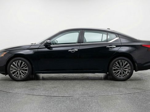 Used 2025 Nissan Altima 2.5 SV image 5