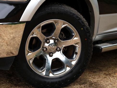 Used 2016 RAM 1500 Laramie w/ Convenience Group image 19