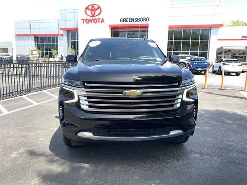 Used 2024 Chevrolet Suburban High Country image 3