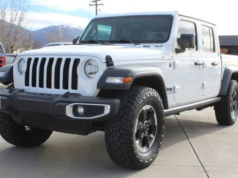 Used 2023 Jeep Gladiator Sport image 5