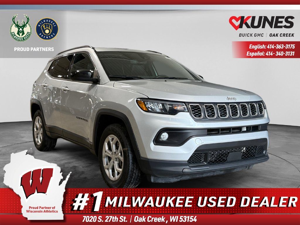 Used 2024 Jeep Compass Latitude AWD/4WD image 1