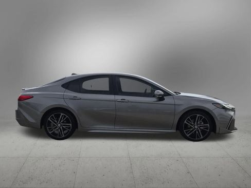 Used 2025 Toyota Camry XSE FWD image 7