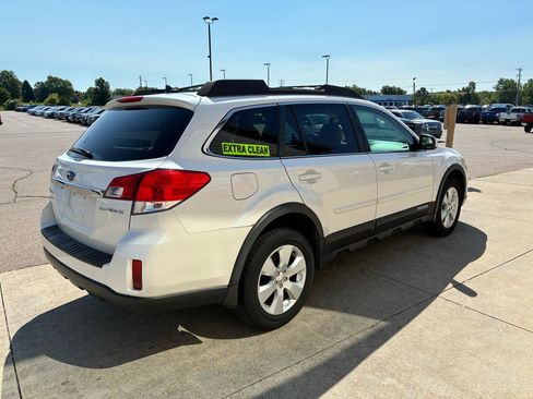 Used 2011 Subaru Outback 2.5i Limited AWD/4WD image 5