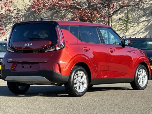Used 2024 Kia Soul LX w/ Option Group 015 image 4