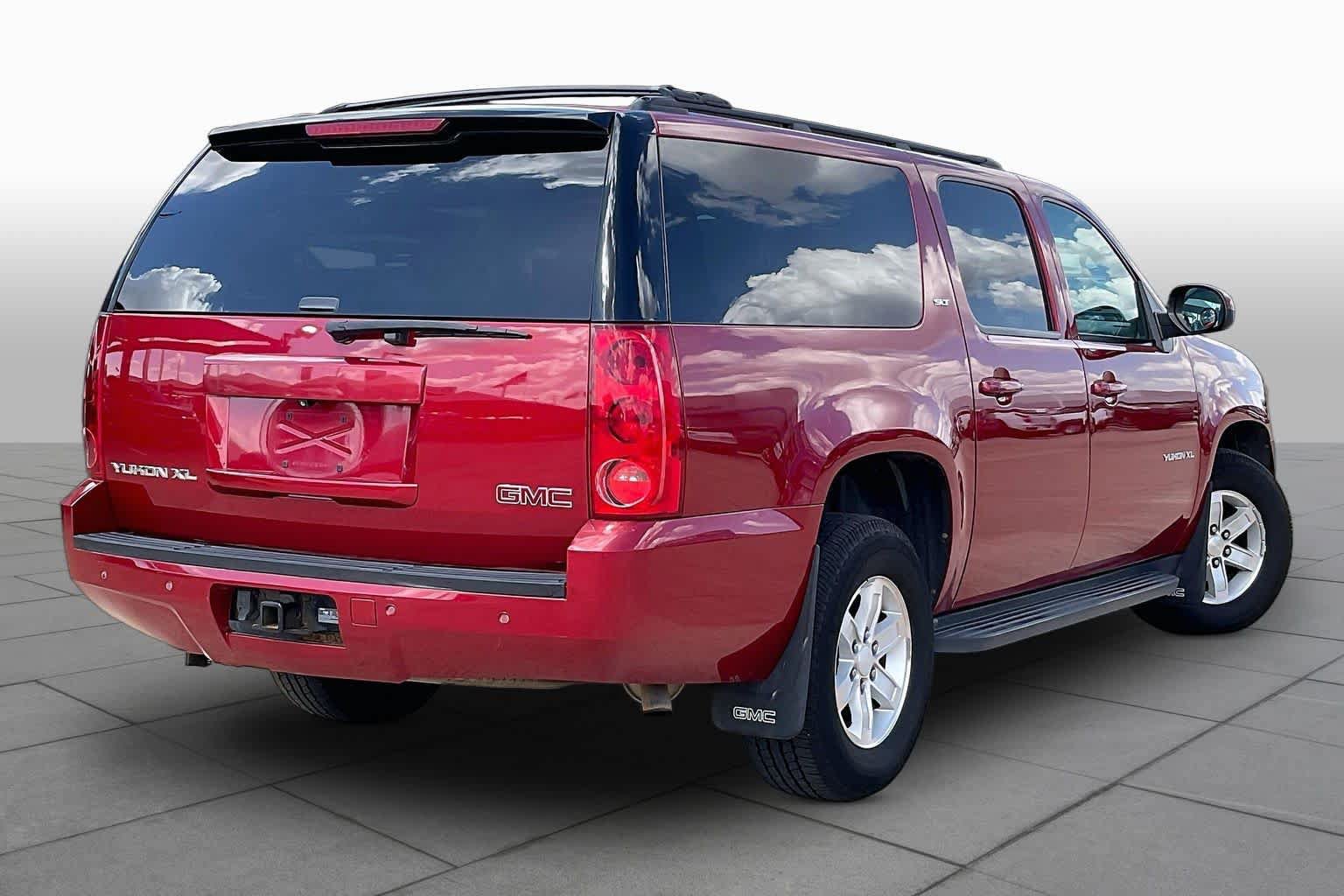 Used 2013 GMC Yukon XL SLT w/ SLT-2 Equipment Package AWD/4WD image 14