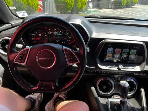 Used 2016 Chevrolet Camaro LT RWD image 9