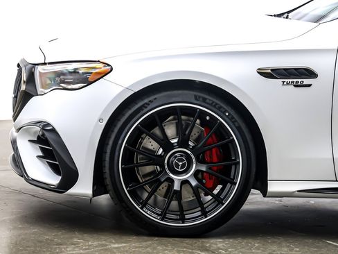 New 2026 Mercedes-Benz E 53 AMG e 4MATIC Sedan image 10