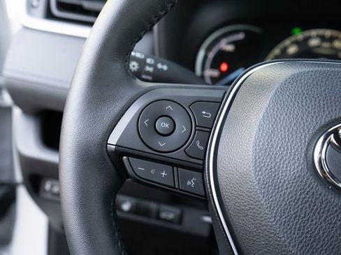 Used 2024 Toyota RAV4 SE image 31