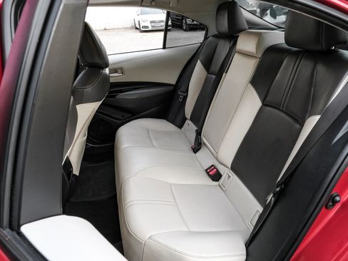 Used 2020 Toyota Corolla XLE image 42