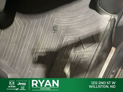Used 2019 RAM 1500 Laramie AWD/4WD image 14