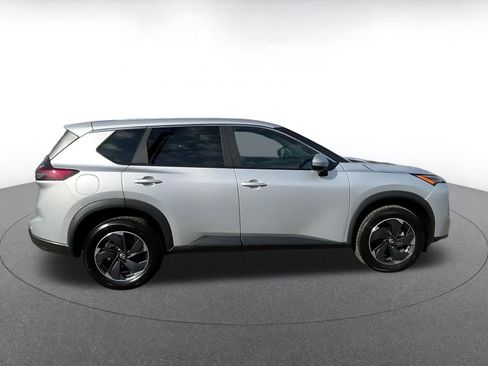 Used 2025 Nissan Rogue SV image 16