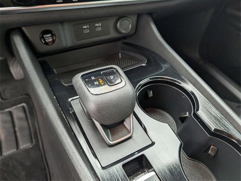 Used 2024 Nissan Rogue SV image 11