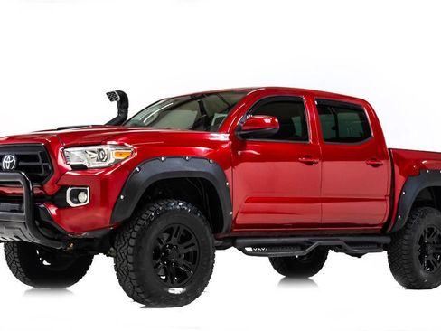 Used 2021 Toyota Tacoma SR AWD/4WD image 2