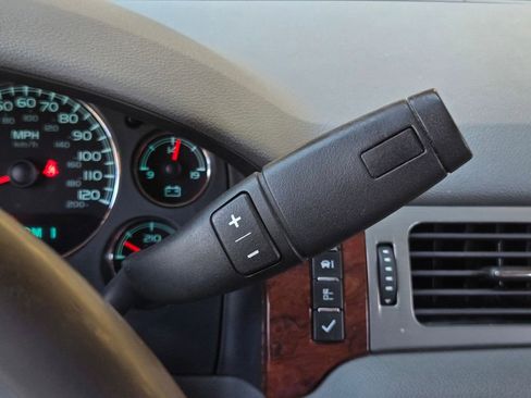 Used 2010 Chevrolet Silverado 2500 LTZ w/ Convenience Package image 24