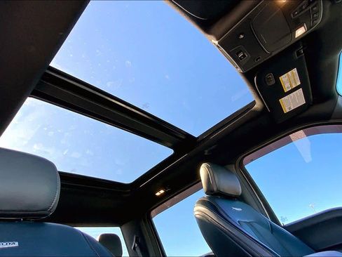 Used 2019 Ford F150 Platinum w/ Equipment Group 701A Luxury image 14