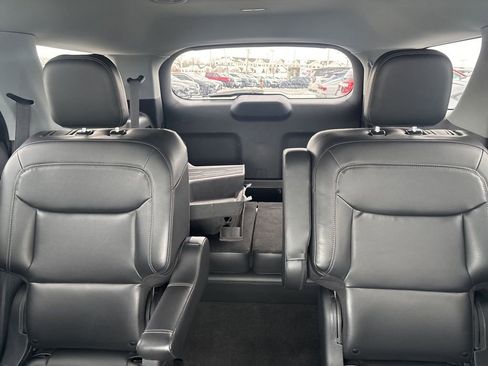 Used 2022 Ford Explorer XLT w/ Equipment Group 202A image 33