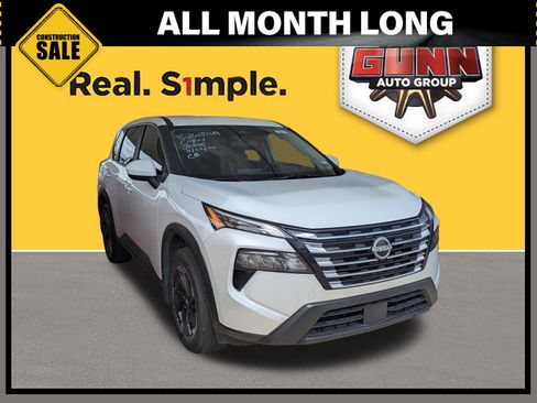 Used 2025 Nissan Rogue SV FWD image 1