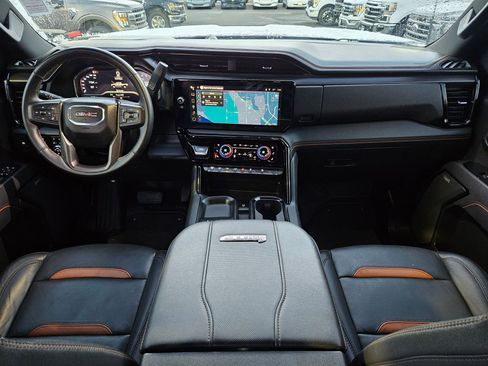 Used 2025 GMC Sierra 2500 AT4 image 32