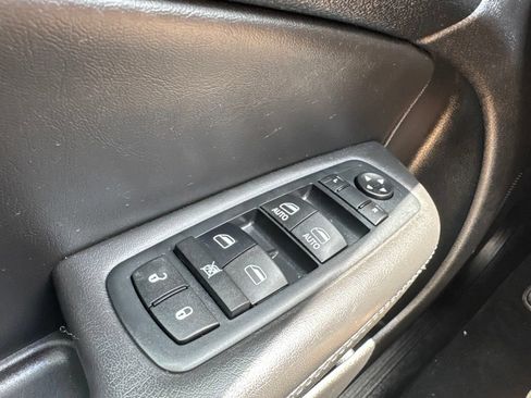 Used 2016 Chrysler 200 S w/ Comfort Group FWD image 8