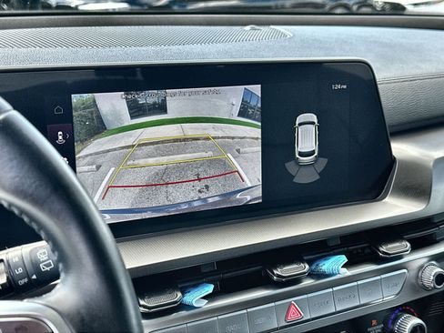 Used 2024 Kia Telluride S image 27