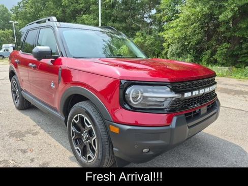 Used 2026 Ford Bronco Sport Outer Banks w/ Outer Banks Tech Package+ AWD/4WD image 2