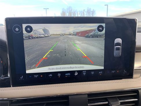 Used 2024 Lincoln Corsair AWD image 15