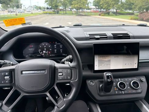 Used 2025 Land Rover Defender 130 V8 AWD/4WD image 16