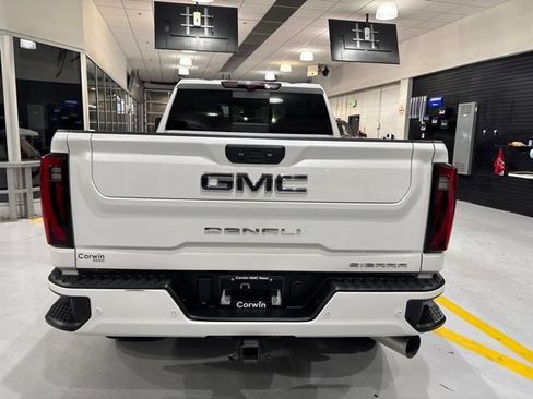 Used 2024 GMC Sierra 3500 Denali Ultimate AWD/4WD image 7