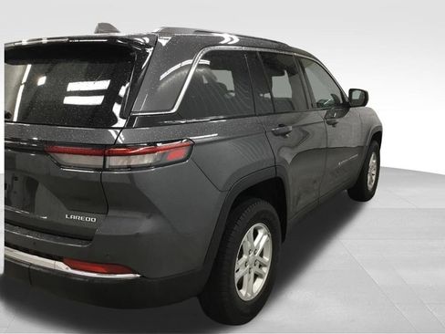 Used 2023 Jeep Grand Cherokee Laredo w/ Luxury Tech Group I AWD/4WD image 40
