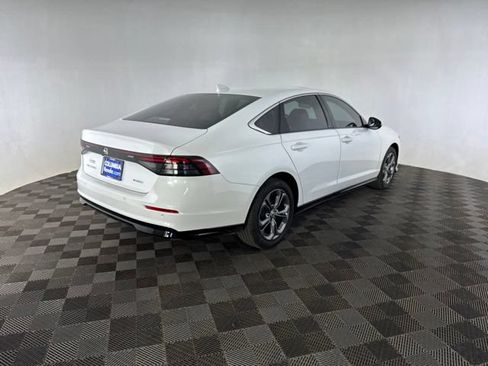 Used 2025 Honda Accord EX-L image 6