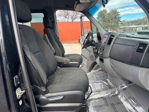Used 2016 Mercedes-Benz Sprinter 2500 image 15