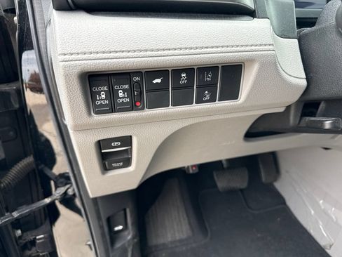 Used 2019 Honda Odyssey EX-L image 16