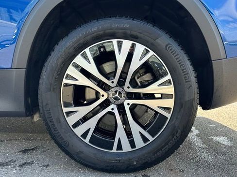 Used 2024 Mercedes-Benz GLB 250 4MATIC image 11