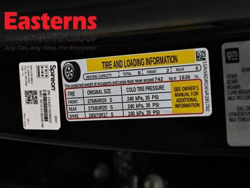 Used 2025 Chevrolet Suburban Z71 image 38