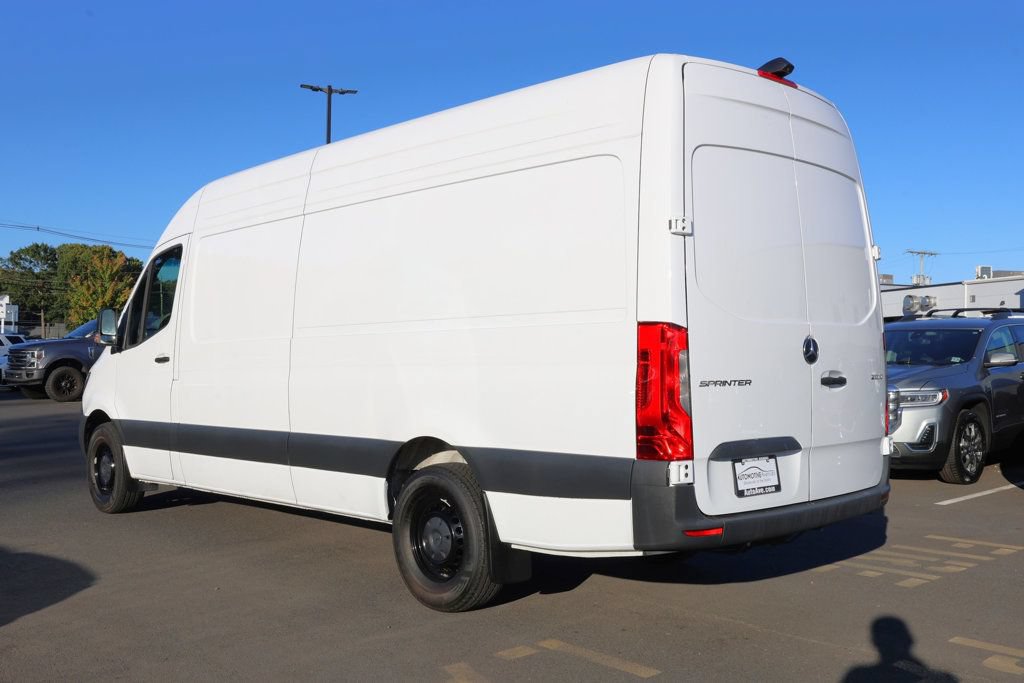 Used 2025 Mercedes-Benz Sprinter 2500 image 3