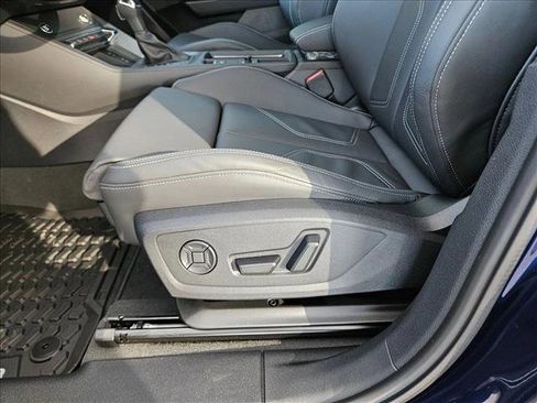 Certified 2025 Audi Q3 2.0T Premium w/ Convenience Package image 4