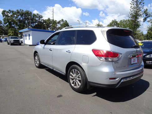 Used 2014 Nissan Pathfinder SV image 4