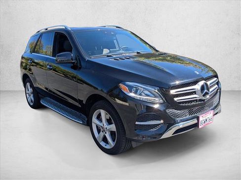 Used 2019 Mercedes-Benz GLE 400 4MATIC image 3