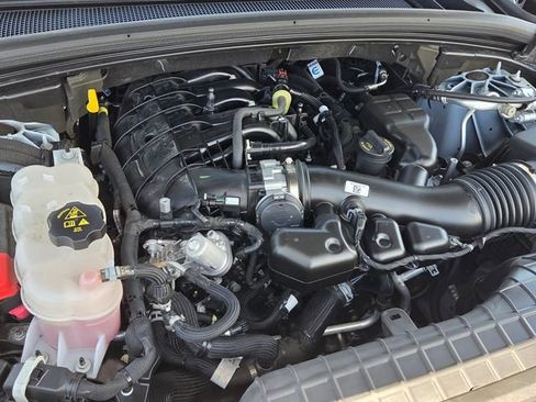 Used 2024 Jeep Grand Cherokee L Altitude RWD image 18
