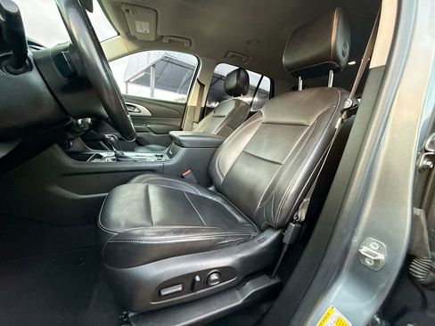 Used 2018 Chevrolet Traverse LT FWD image 23