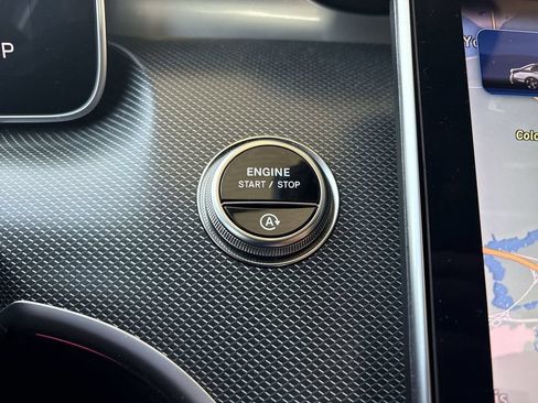 Used 2025 Mercedes-Benz C 300 4MATIC Sedan image 17