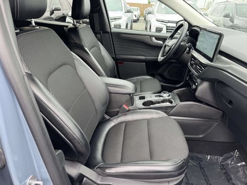 Used 2025 Ford Escape SE FWD image 25